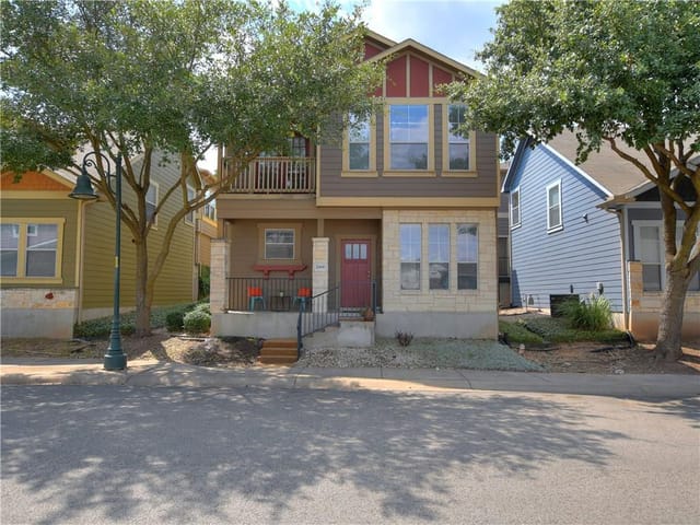 2908 Bond Dr