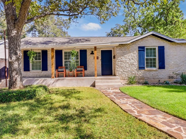 2908 Perry Ln