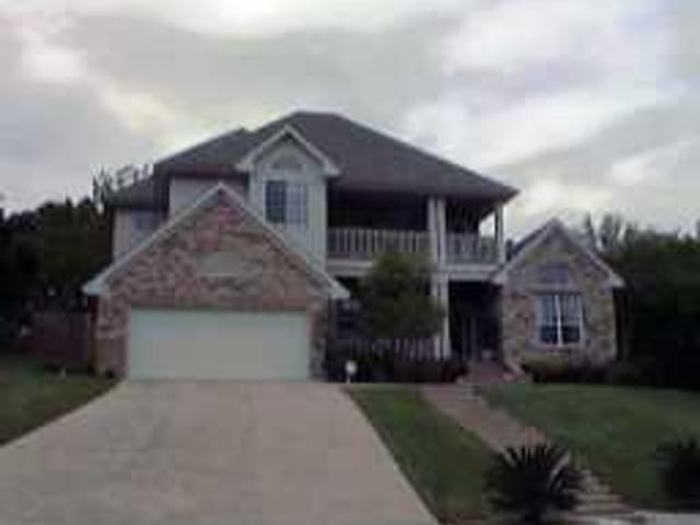 2908 ROUND TABLE RD