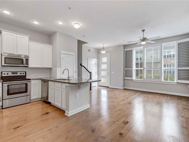2909 Zach Scott ST