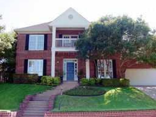 2912 ROUND TABLE RD