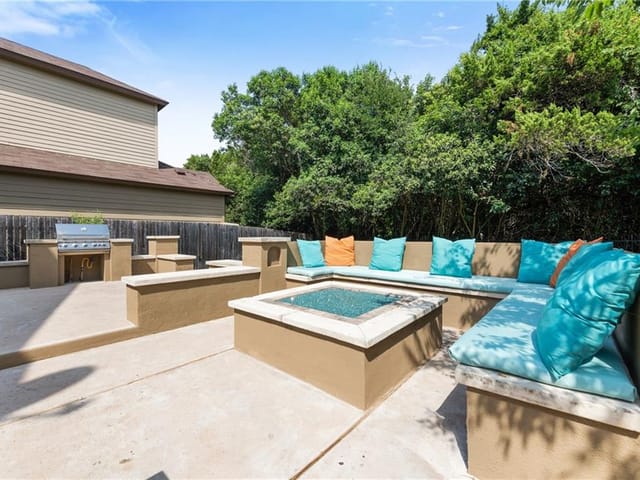 2913 Corbin Ln