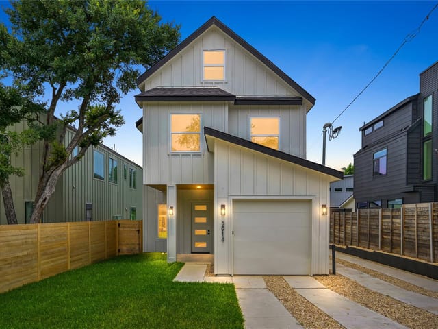 2914 E 13th St Unit #1