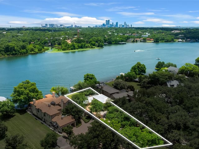 2917 Westlake CV
