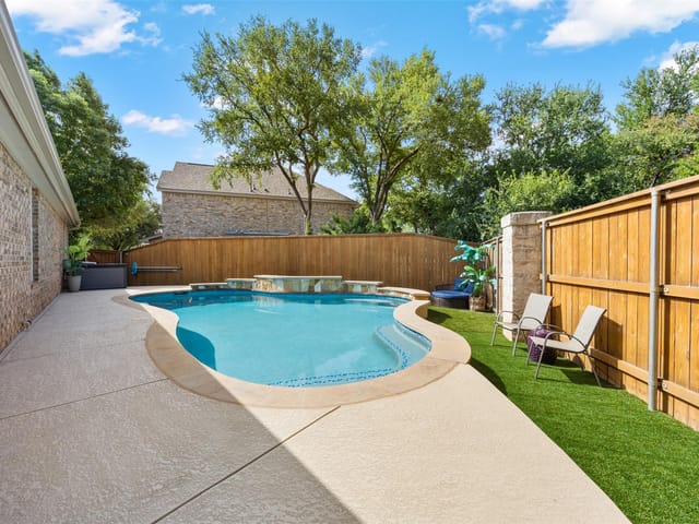 2925  Plantation Dr