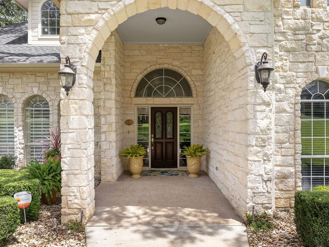 2929 Cedar Crest CIR