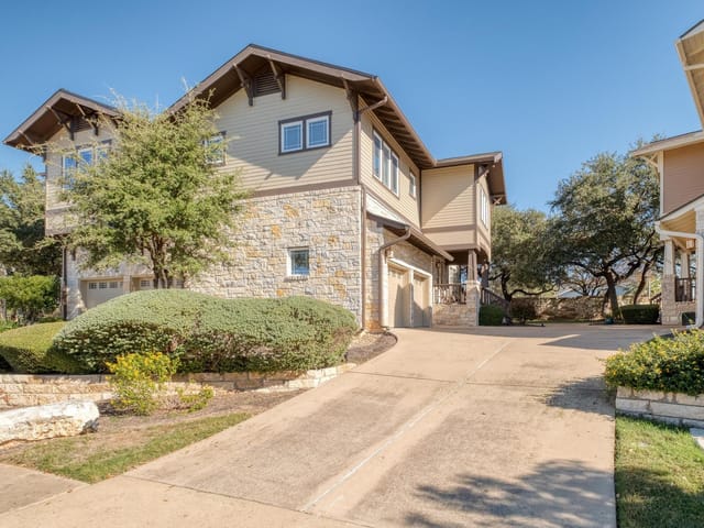 2930  Grand Oaks Loop  #301