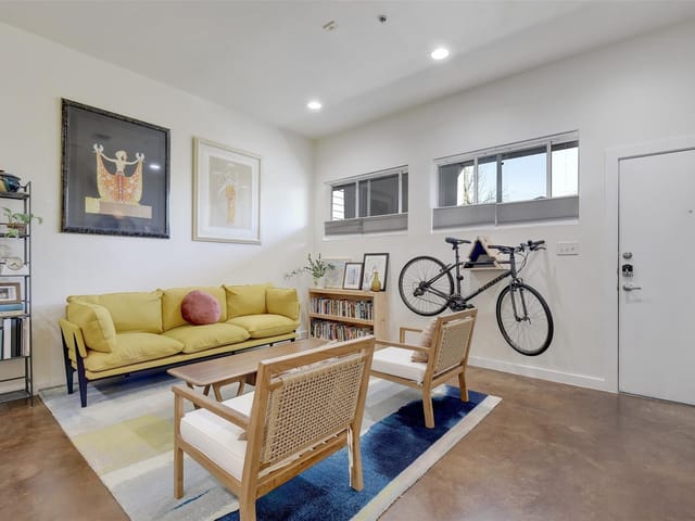 2931 E 12th St E Unit #103