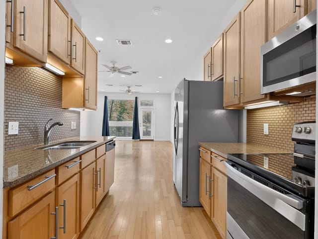2931 E 12th ST Unit #206