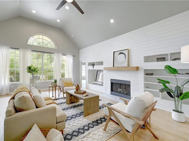 2953 Sussex Gardens Ln