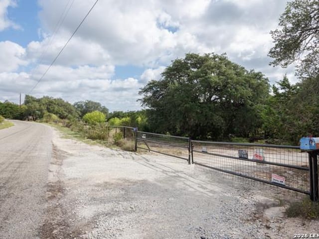 2970 Rolling Hills RD