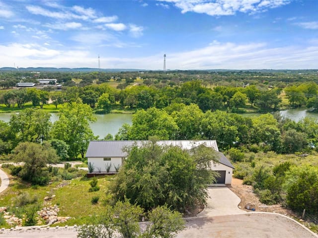 299 River Place