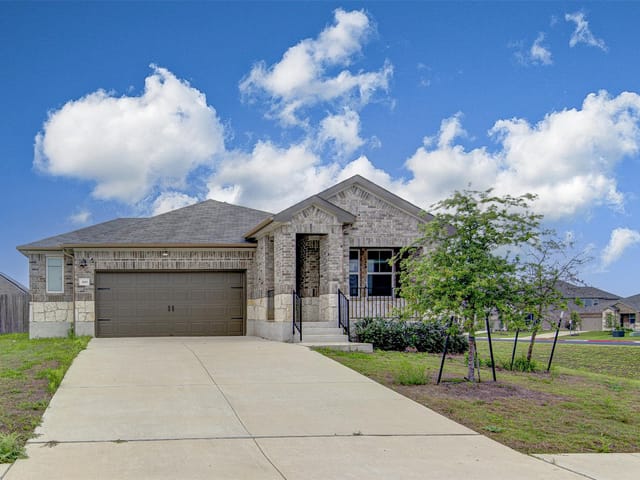 300 Bear Oak ST