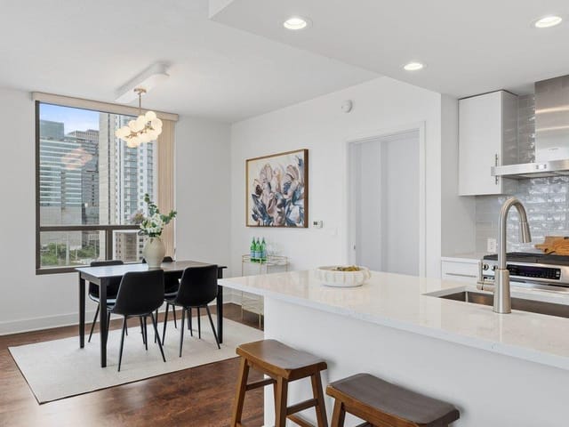 300 Bowie ST Unit #1101