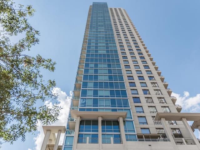 300 Bowie ST Unit #1607