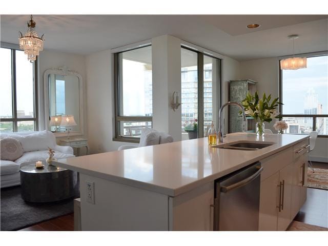 300 Bowie ST Unit #2201