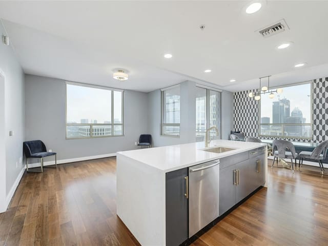 300 Bowie St Unit #2301