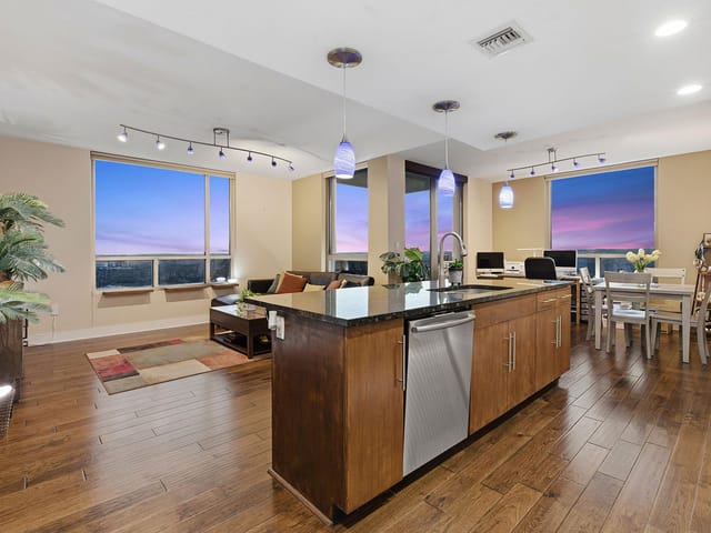 300 Bowie ST Unit #2903