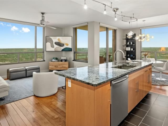 300 Bowie ST Unit #3603