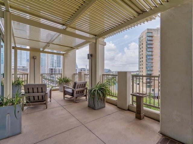 300 Bowie ST Unit #603