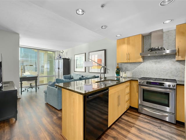 300 Bowie ST Unit #702