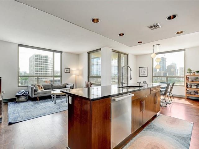 300 Bowie St Unit #901