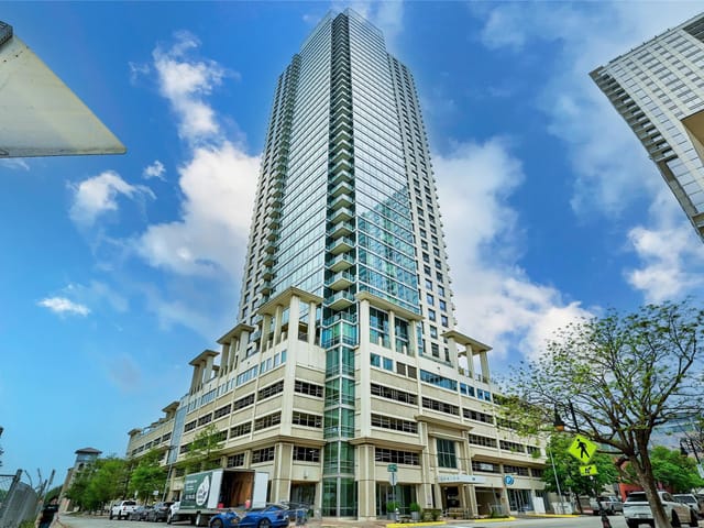 300 Bowie St Unit #902