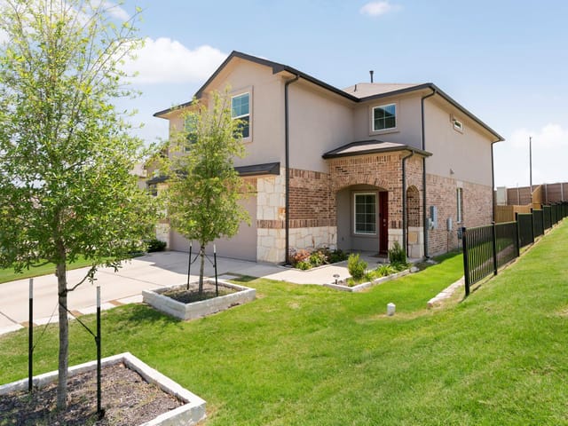 300 Brooklyn DR
