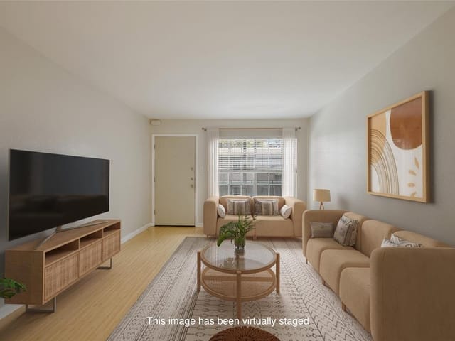 300 Crockett St Unit #204
