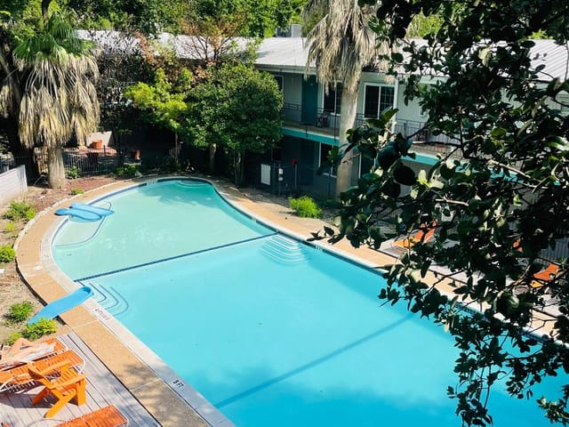 300 Crockett ST Unit #303