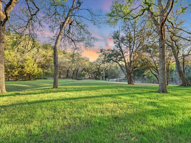 300 DEER LAKE ESTATES