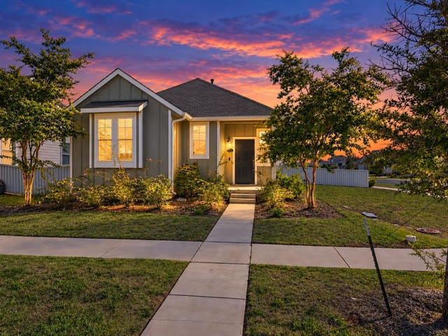300 Hortus DR