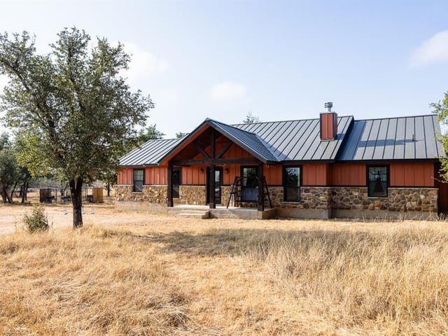 300 Kiowa Creek Trl