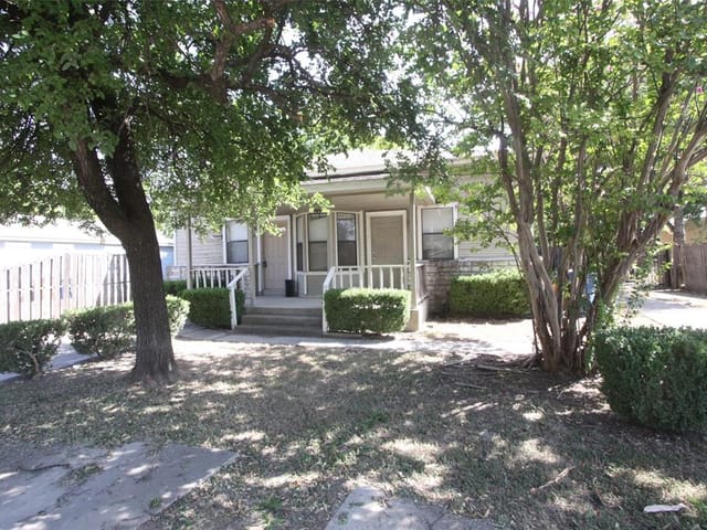 300 Provines Dr