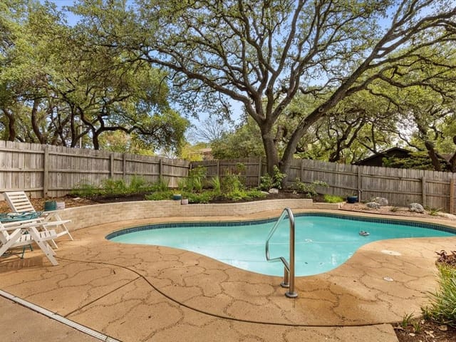 300 Starbright Dr
