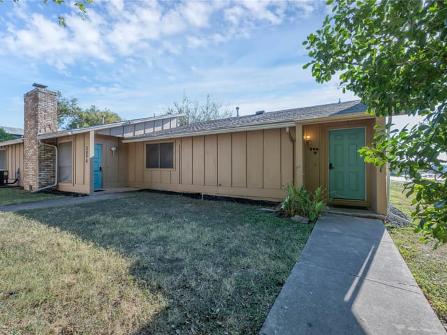 300 W William Cannon Dr