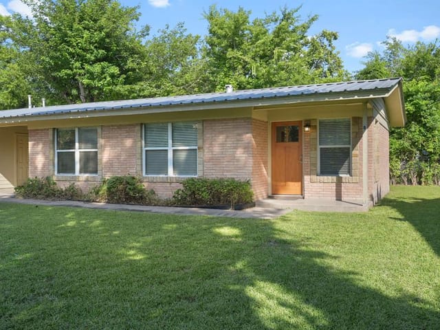 300 Wilmes Dr Unit #B