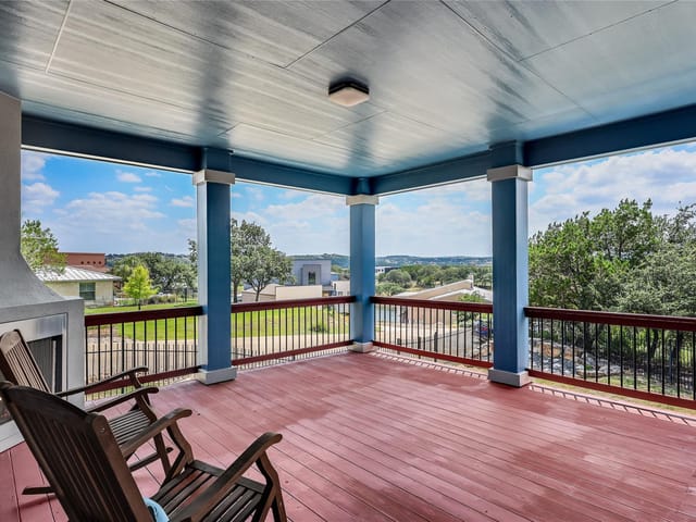 3000 Constitution DR