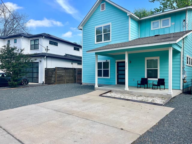 3000 Neal St