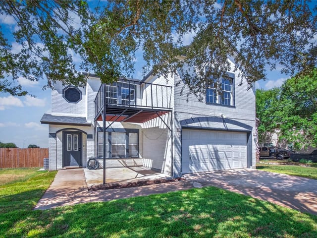 3000 Ridgemont LN