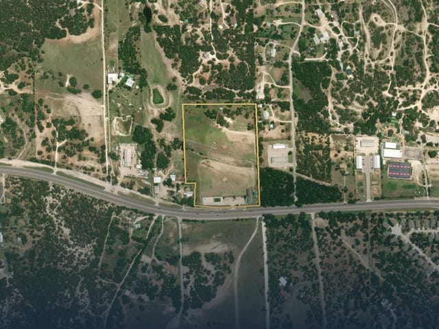 3000 W Highway 290