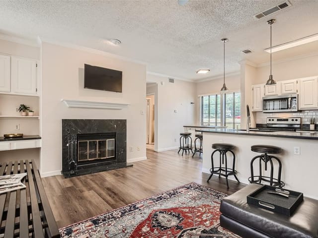 3001 Cedar St Unit #216