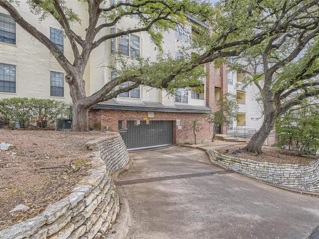 3001 Cedar St Unit #303