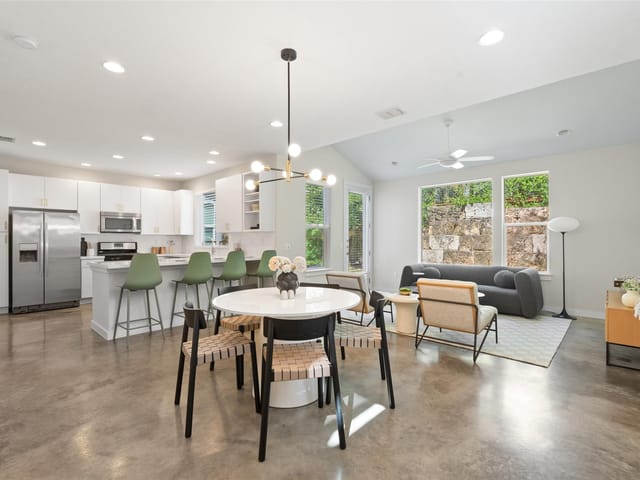 3001 Del Curto RD Unit #11