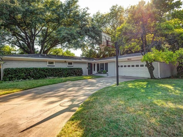 3001 Village Dr