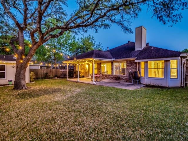 3004 Fort Worth Trl