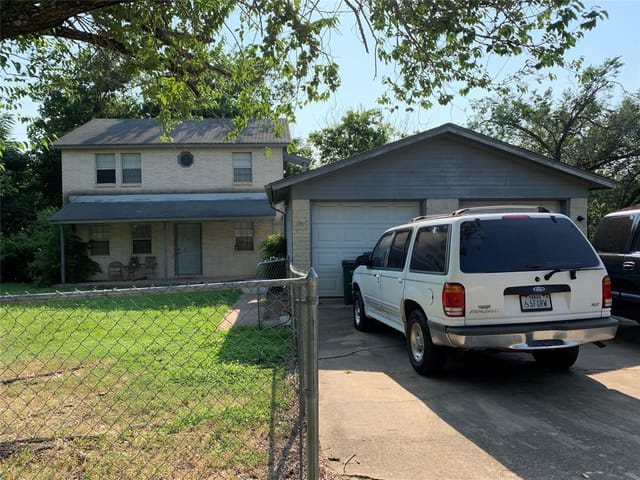 3004 Matador Dr