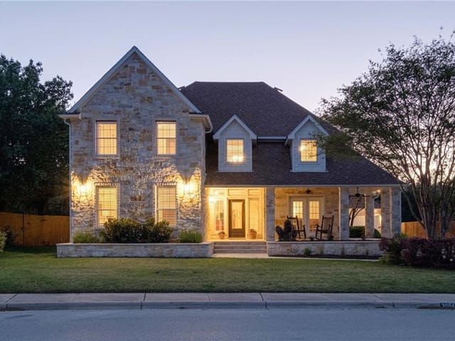3004 Napa Dr