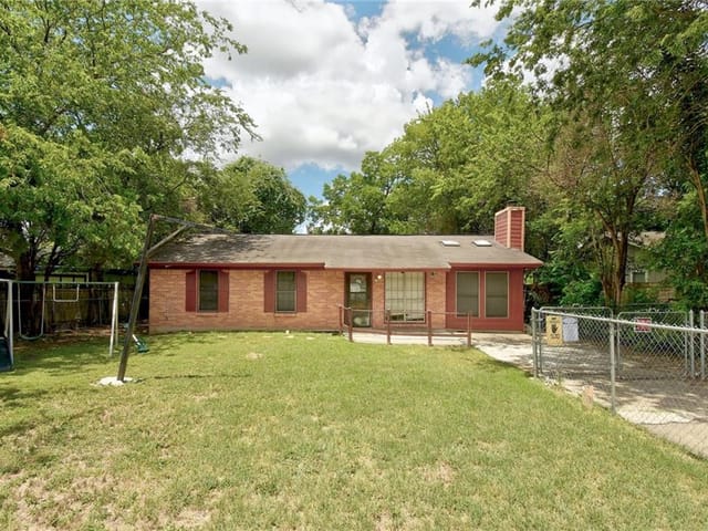 3004 Ray Wood Dr