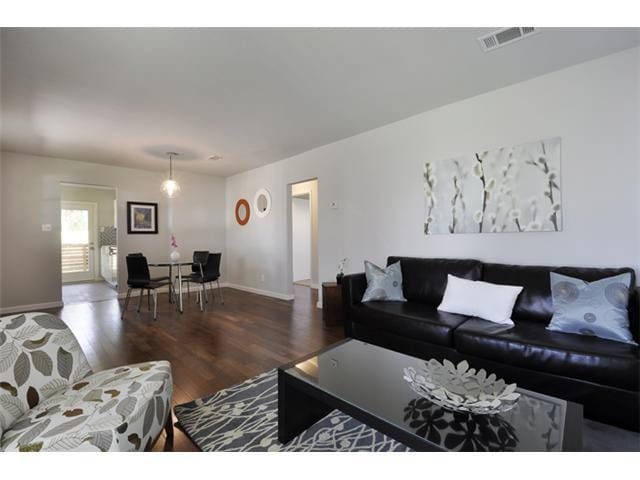 3005 Birdwood CIR